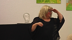 Barbara Metzdorf im Otto-Hue-Haus
