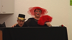 Barbara Metzdorf und ihr Begleiter im Otto-Hue-Haus