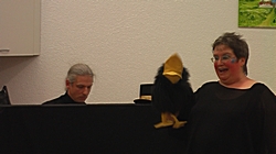 Barbara Metzdorf und ihr Begleiter im Otto-Hue-Haus